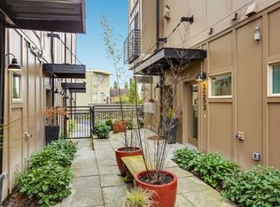 1153A N 82nd St, Seattle, WA 98103
