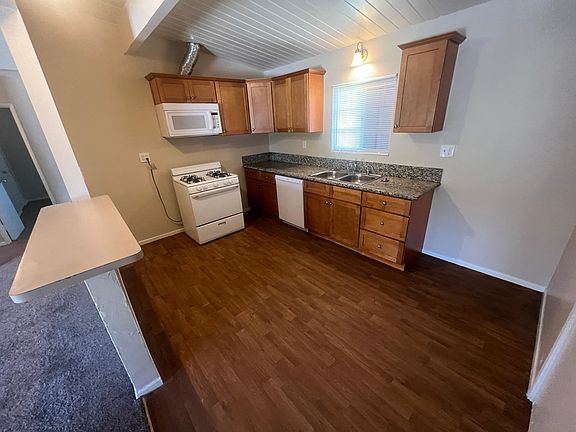 4th image of 828 N Buena Vista St APT B