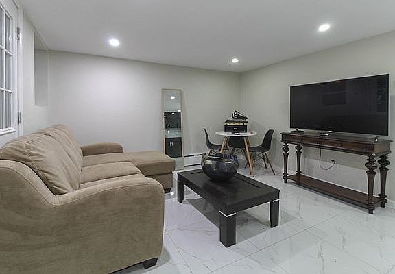 5th image of 66-56 Thornton Pl #1