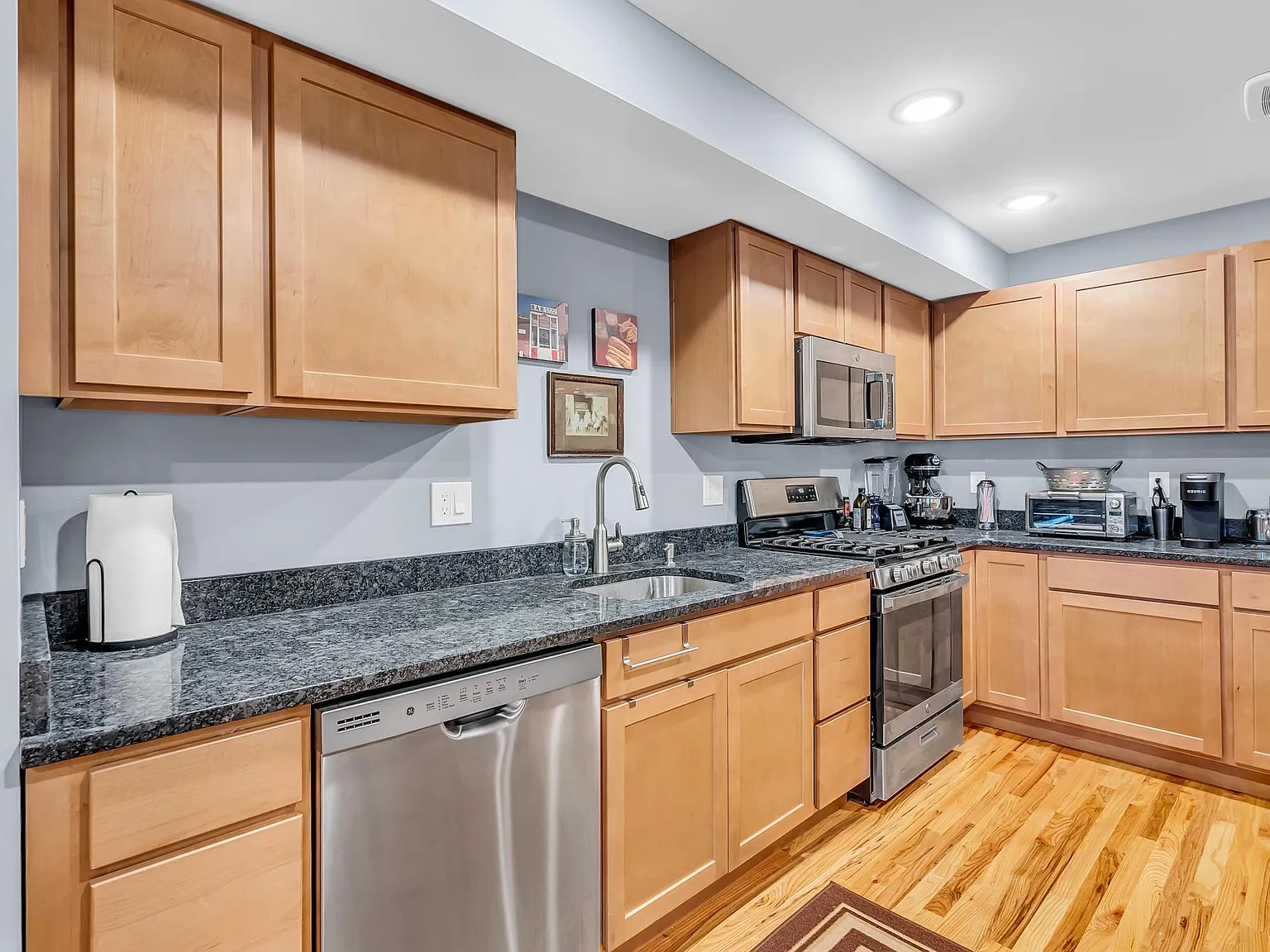 1 bed, 836 sqft, $2,650 — Photo 3