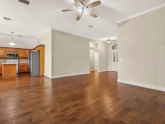 5th image of 1721 Fawn Valley Ln