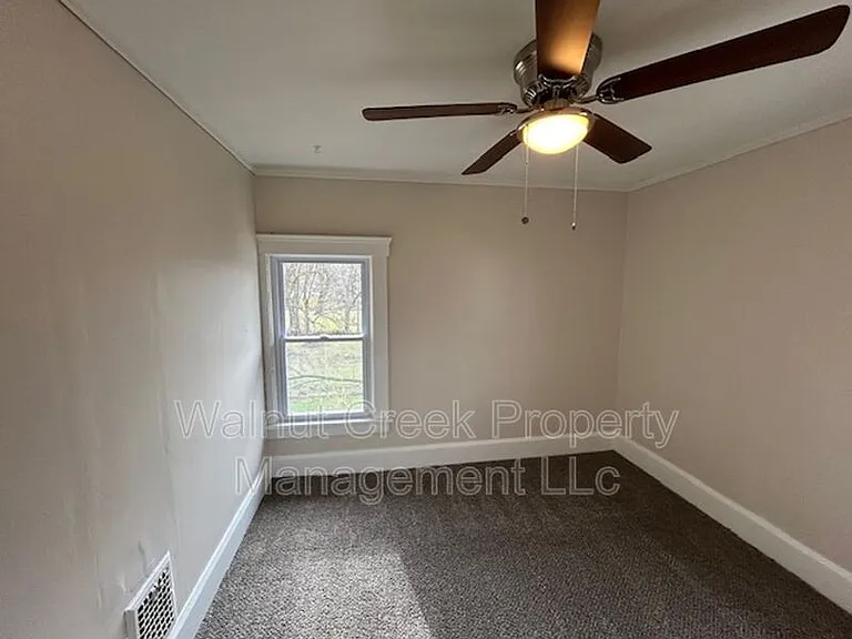 100 Rush St — Photo 14