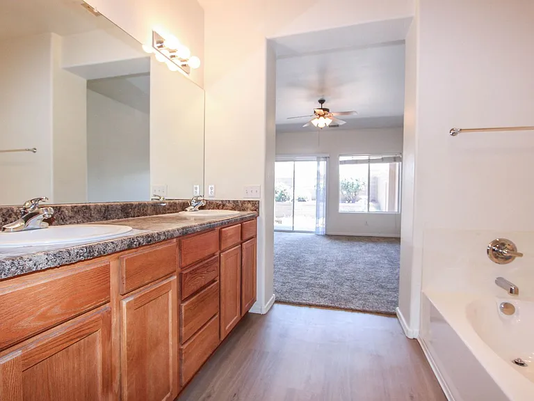 607 N Cortina St — Photo 12