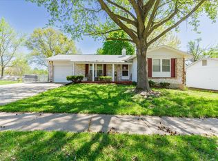 11654 Petite Chalet Dr, Saint Louis, MO 63138