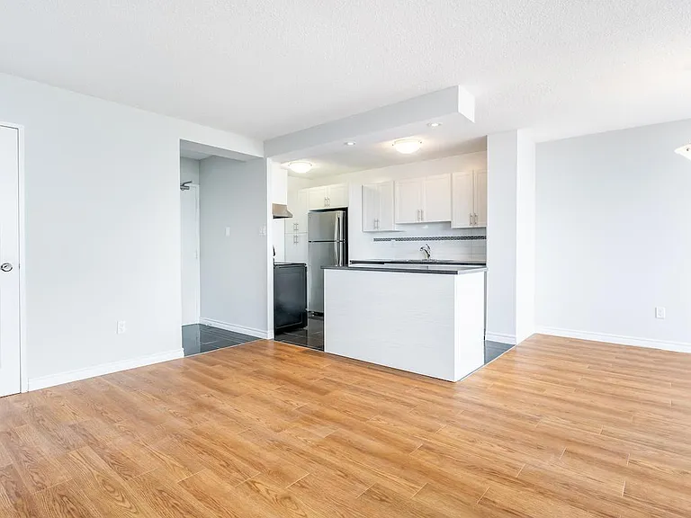 505 Locust St — Photo 9