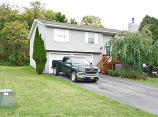 4890 Ledyard Dr, Manlius, NY 13104