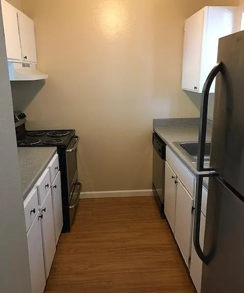 1829 Warren Ave #303 — Photo 8