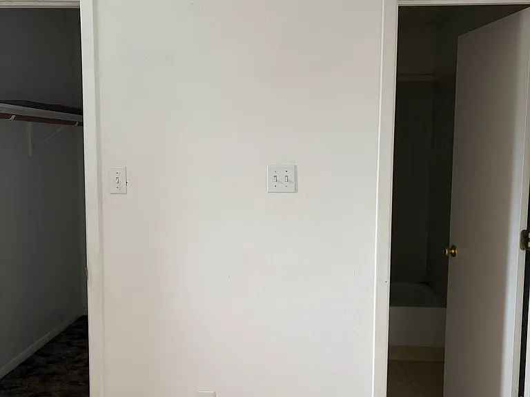 908 W Avenue B #2 — Photo 11
