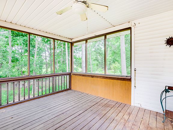 Screened in porch
