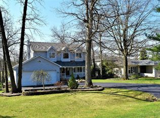 2134 Hidden Valley Dr, Crown Point, IN 46307