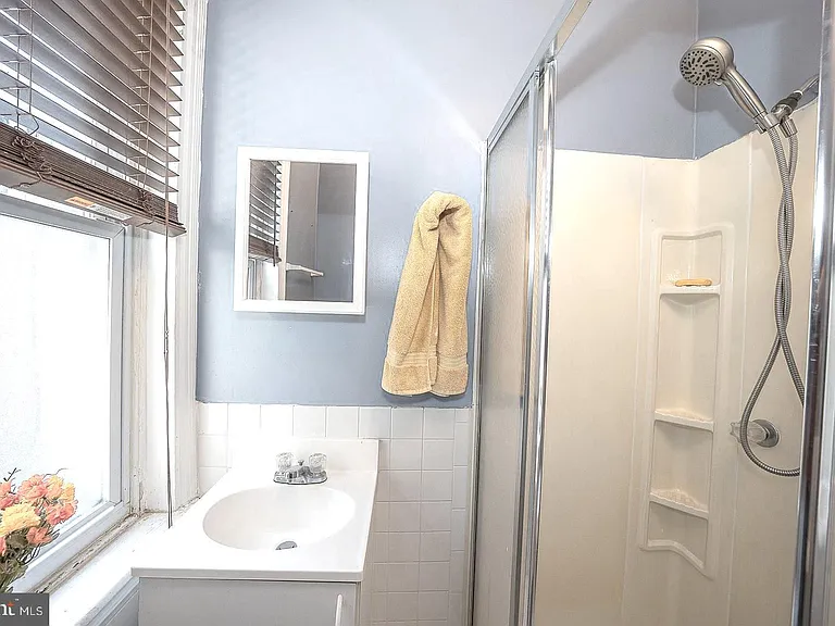 418 Harlan St — Photo 21