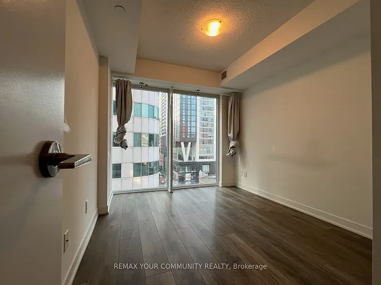 87 Peter St #603 — Photo 3