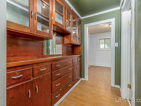 5th image of 424 Edsel St