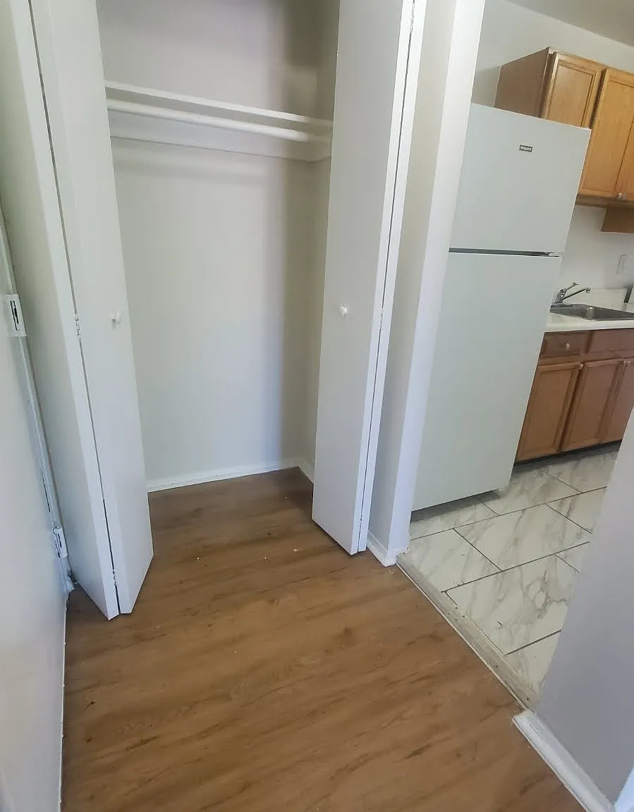1 bed, 1.0 bath, 745 sqft, $1,128 — Photo 3
