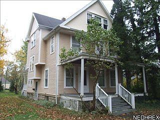2nd image of 3570 Fairmount Blvd
