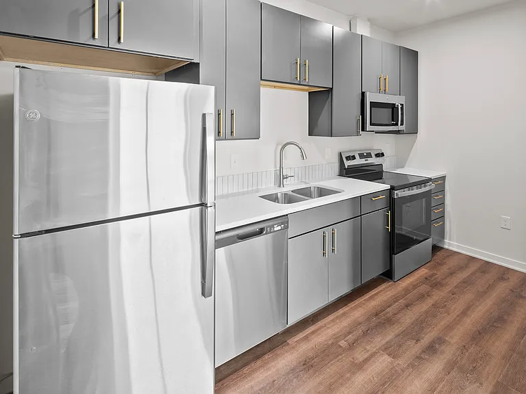 Flats at Carriage Commons — Photo 15
