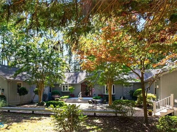 896 Sandy Point Rd, Heathsville, VA 22473