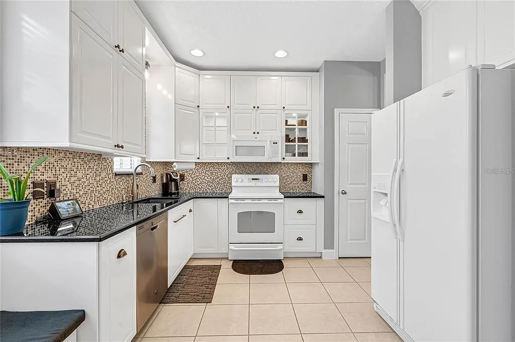 2 bed, 2.5 bath, 1311 sqft, $2,300 — Photo 4