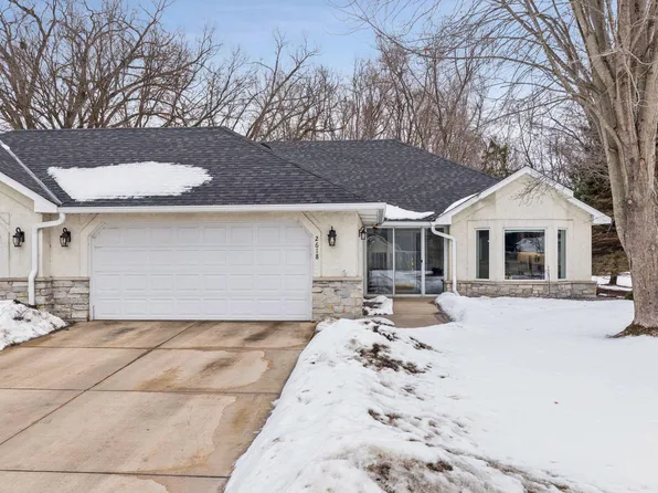 2618 Parkview Dr, White Bear Township, MN 55110