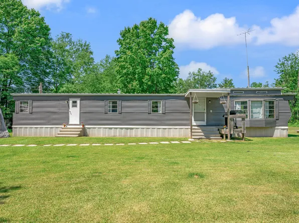 4955 N Thornapple Ave, White Cloud, MI 49349