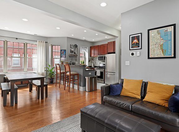 3rd image of 1253 W Granville Ave APT 3