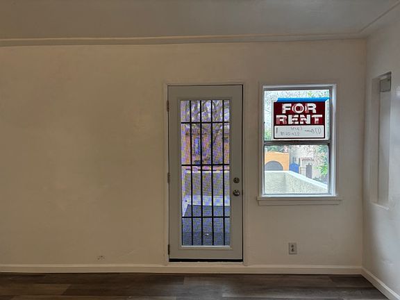 4th image of 4259 Garthwaite Ave #1/2