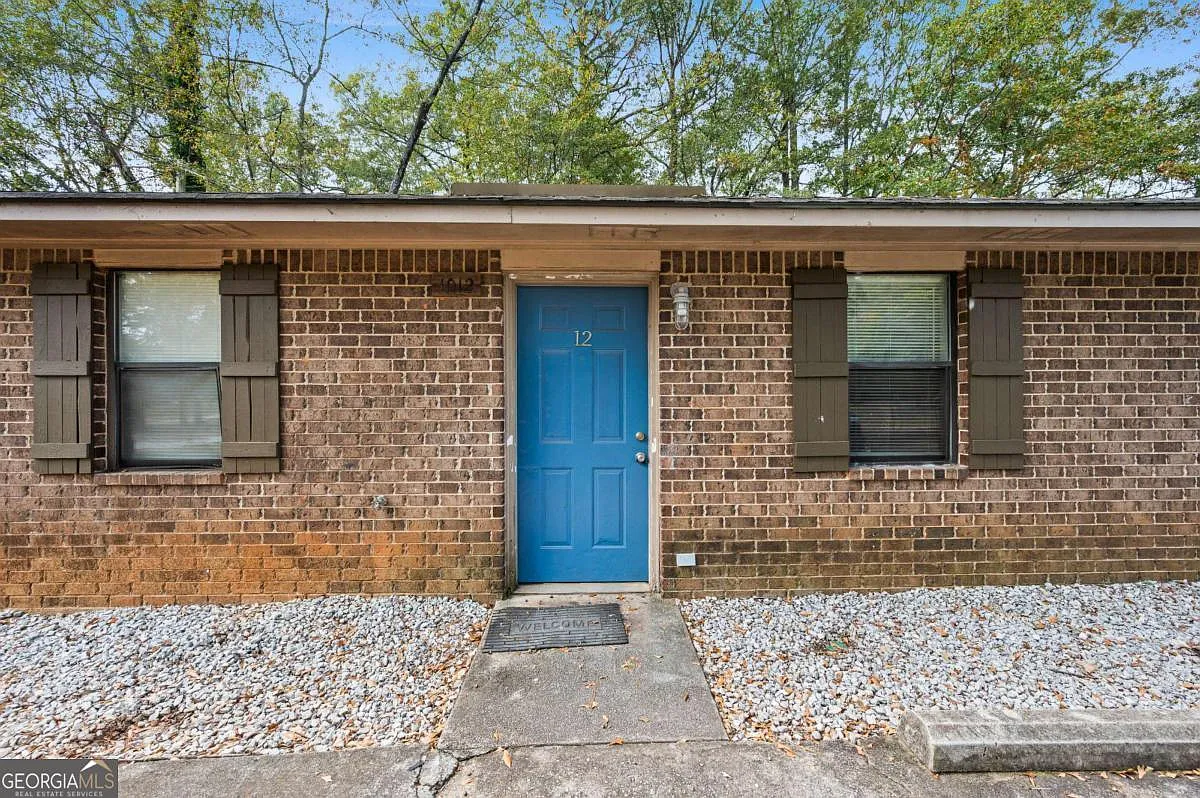 2 bed, 983 sqft, $1,350 — Photo 2