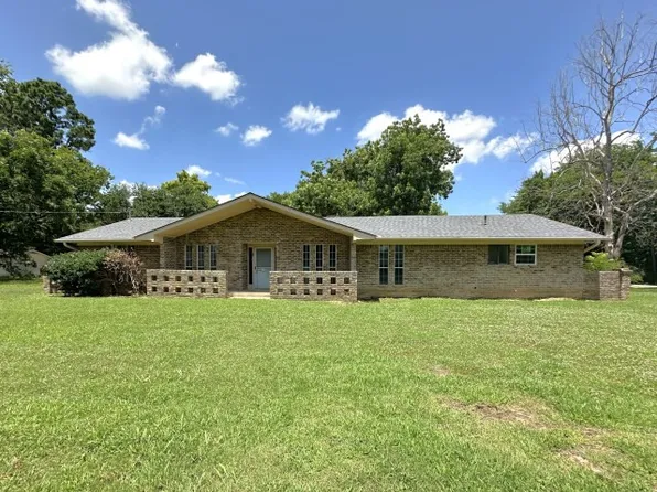 120 W Deport St, Detroit, TX 75436