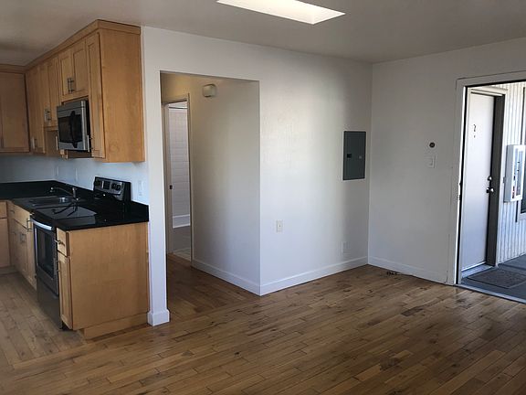 2nd image of 1700 Page St APT 5