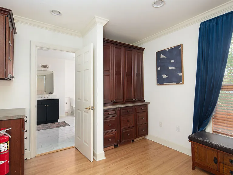 847 W High St — Photo 15