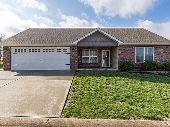 3rd image of 70 Pecan Tree Ln