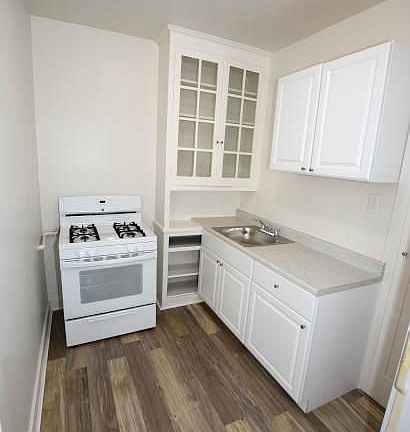 3rd image of 938 Geary St