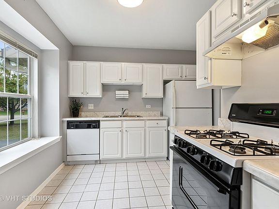 4th image of 1150 N Village Dr #1150