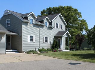 9020 Loveless Dr NE, Rockford, MI 49341