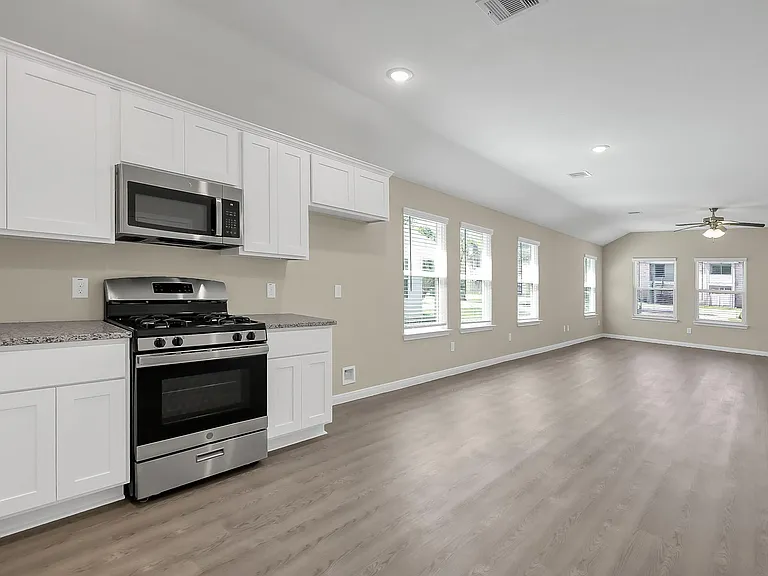 811 Jefferson Ave — Photo 11