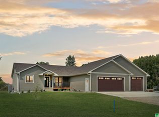 139 E Broken Spur Rd, Vermillion, SD 57069