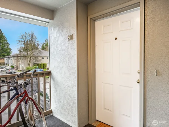 3376 Northwest Avenue #201, Bellingham, WA 98225