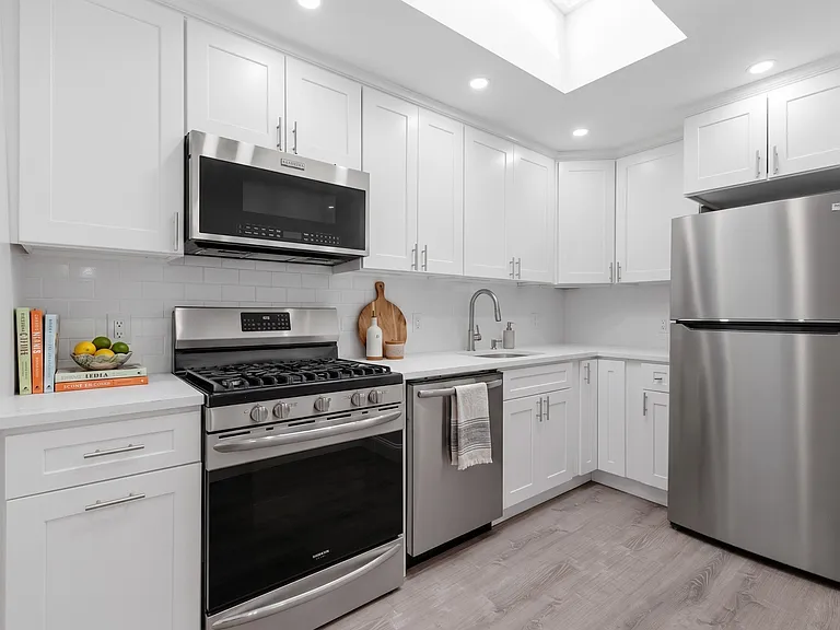 56 S Highland Ave #D1 — Photo 7