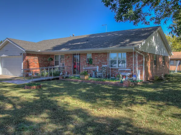 19791 S Lewis Ave E, Mounds, OK 74047
