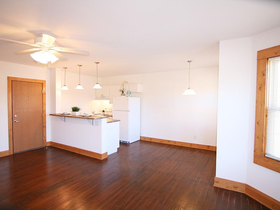 2nd image of 423 W Monroe St APT 7