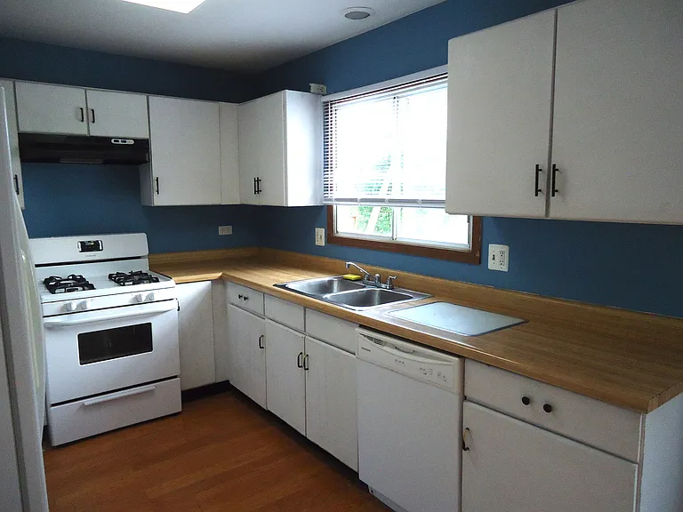 2539 Brunswick Cir — Photo 6