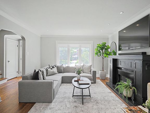 4th image of 62 Lynngrove Ave