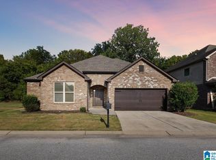 208 Creekside Ct, Pelham, AL 35124