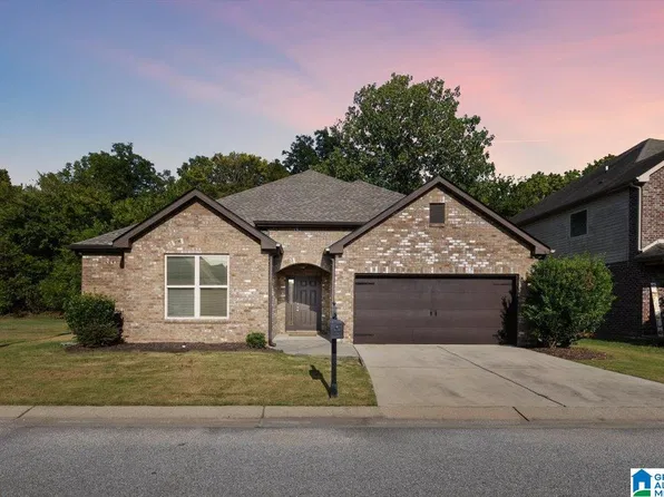 208 Creekside Ct, Pelham, AL 35124