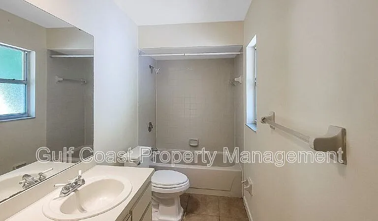 1001 25th St W — Photo 6