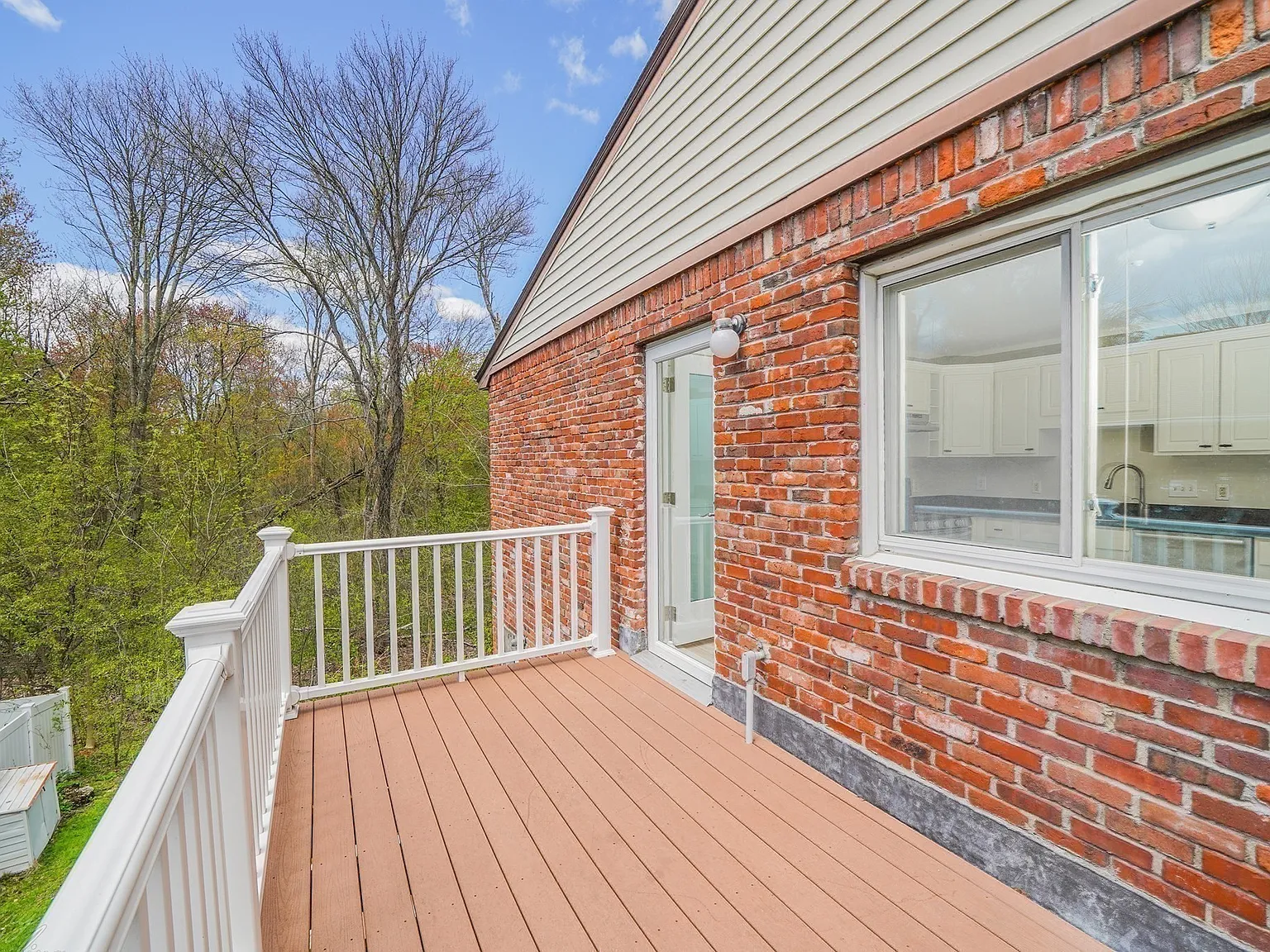 4 bed, 2.0 bath, 2020 sqft, $4,750 — Photo 3