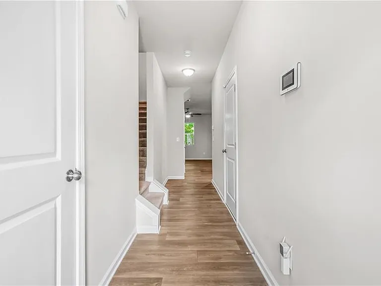 3181 Meadowstone Ln SW — Photo 3