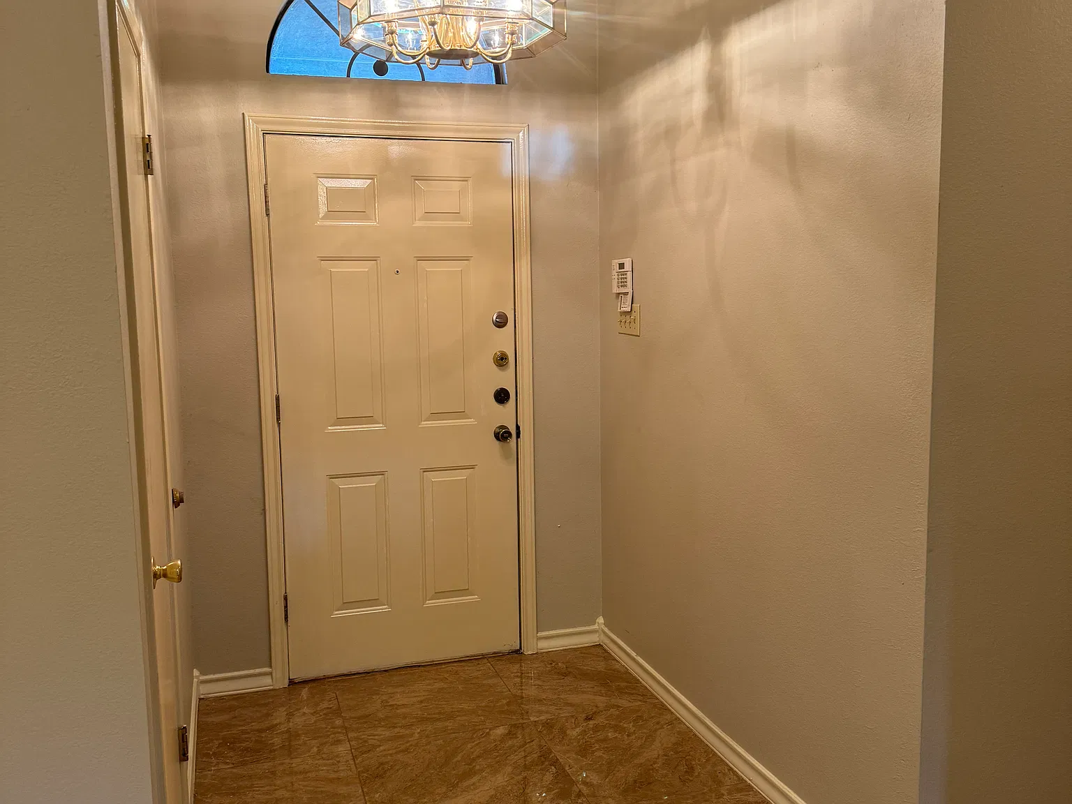 4 bed, 1661 sqft, $1,800 — Photo 2