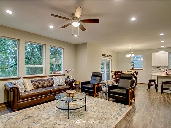 5th image of 7 Sweetclover Cir