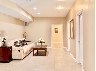 22317 Lost Branch Cir, Ashburn, VA